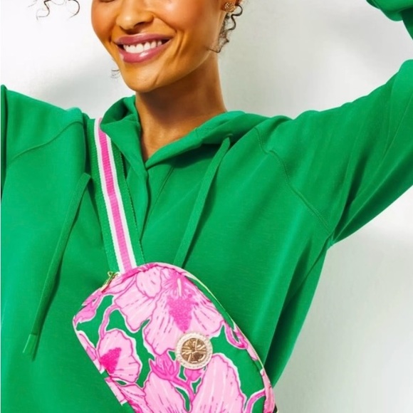 Lilly Pulitzer Jeanie Belt Bag, pink floral NEW - Picture 2 of 6